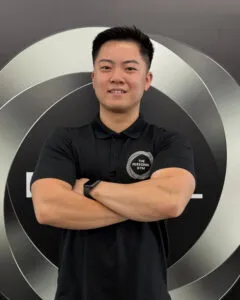 トレーナーの岡本 恭兵(おかもと きょうへい)