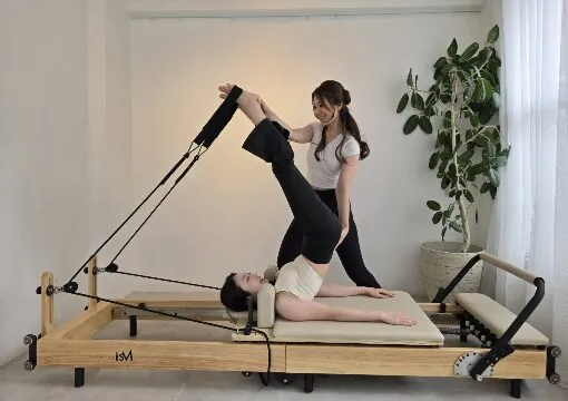 Pilates isM(イズム)のマンツーマンレッスン