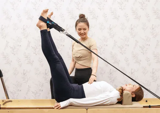 ピラティス&ジム 1to1(ワントゥワン)のレッスン風景