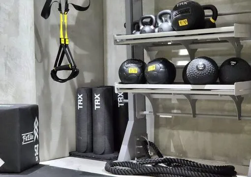 GOODLIFE GYM（グッドライフジム）の南千住店のトレーニング器具