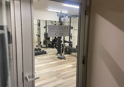 GOODLIFE GYM（グッドライフジム）中野野方店のドア