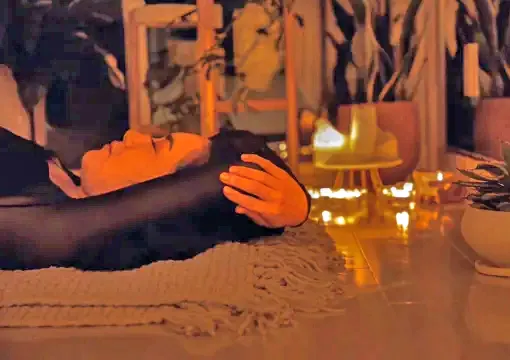 LAUGH-YOGA-SALON（ラフヨガサロン）の寝たままヨガ