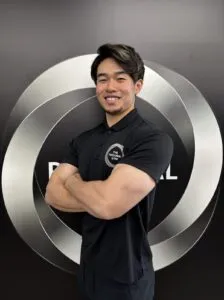 トレーナーの星野 暉斗(ほしの ひかる)