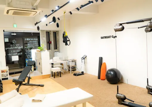 サトリートGymの事務内装02
