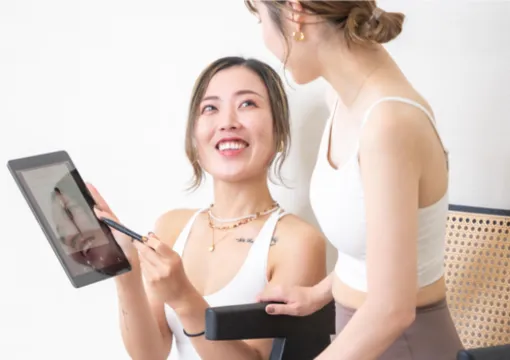 ピラティススタジオDEP（デップ）タブレットを使って姿勢チェック